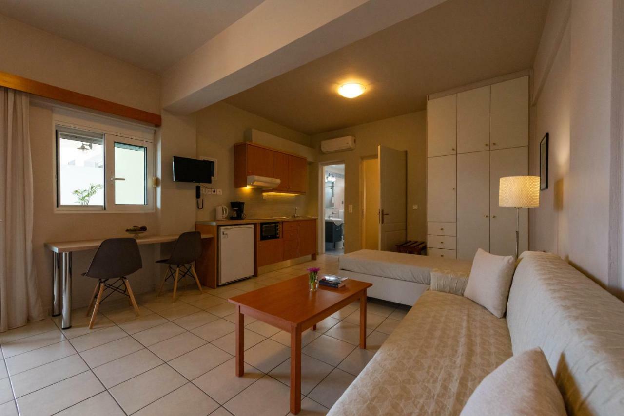 Theoxenia Hotel Apartments 크라니 외부 사진