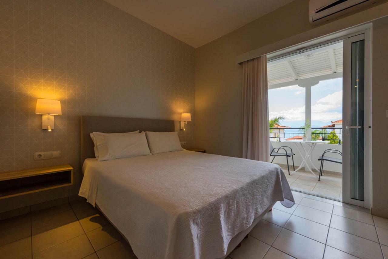 Theoxenia Hotel Apartments 크라니 외부 사진